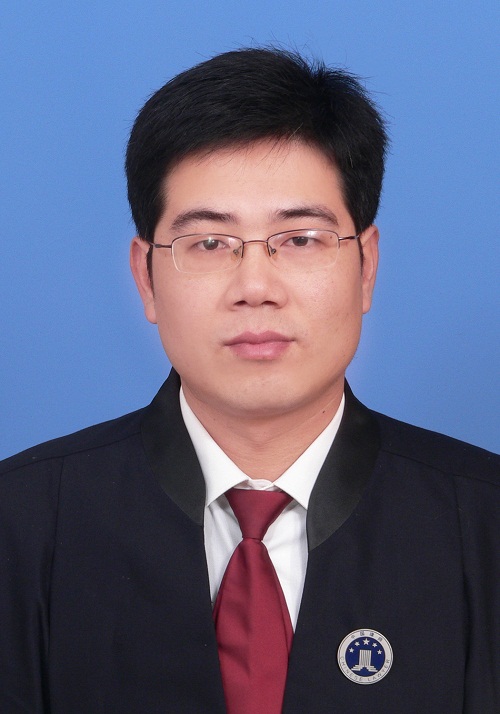 赵钰阳    律师